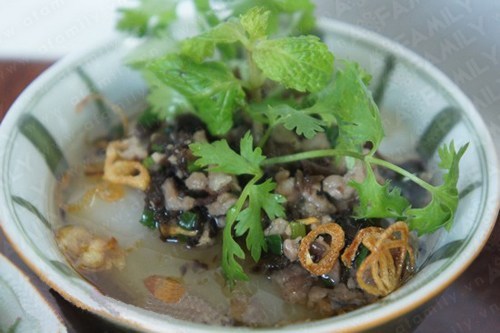 Bánh đúc nóng Lê ngọc Hân