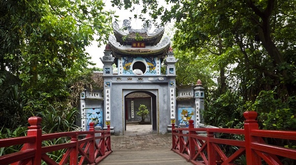 ha noi pho qua nhung diem den lich su dep
