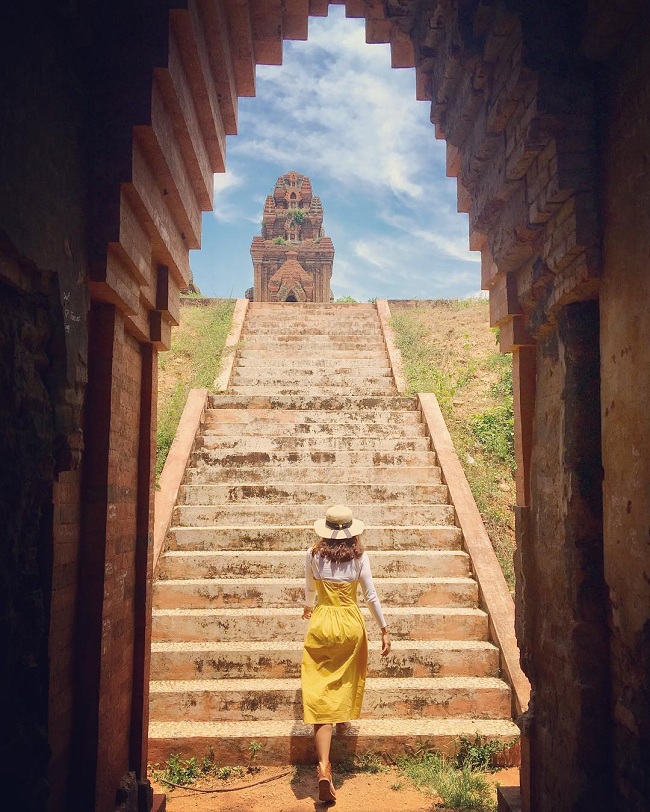 nhung dia diem du lich noi tieng nhat nen den tai quy nhon 